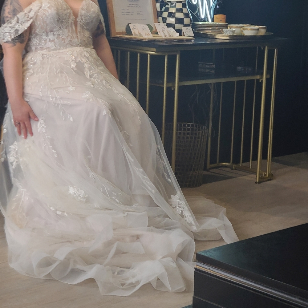 Size 14 Justin Alexander wedding dress